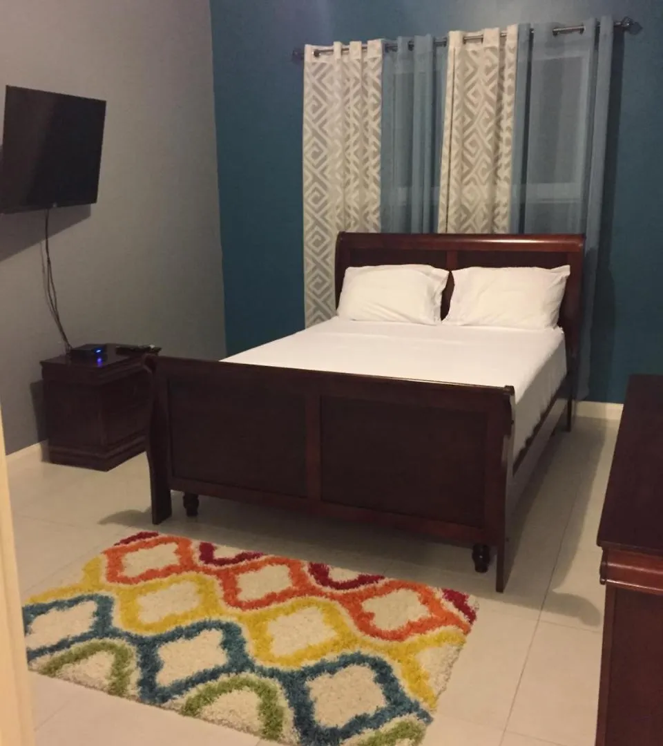 Modern Comfort Suites Mount James Jamaika