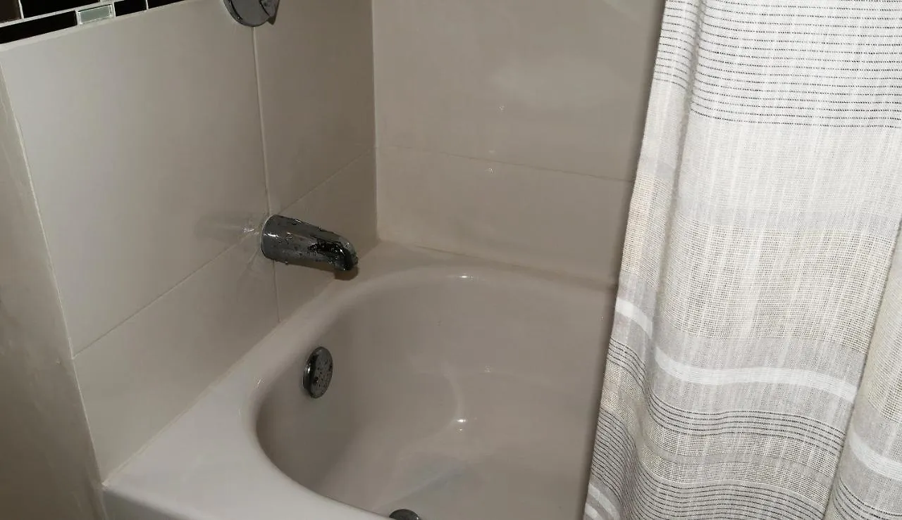 Modern Comfort Suites Mount James 0*,  Jamajka