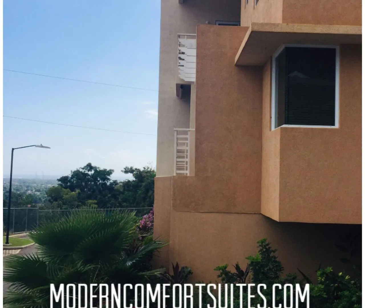 Modern Comfort Suites Mount James
